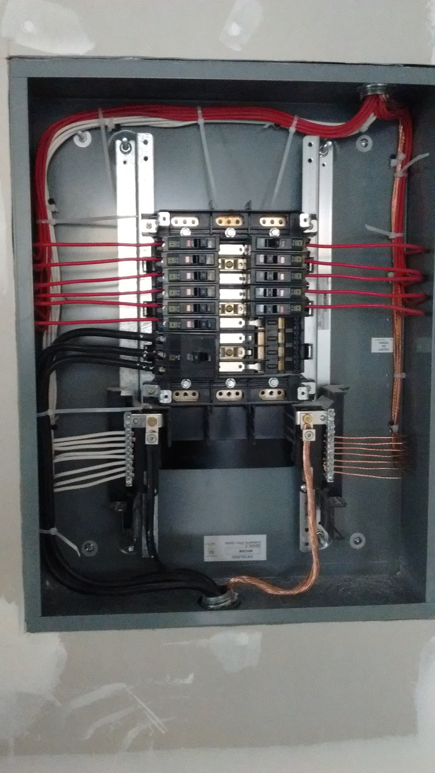 Tablero de fuerza y distribución. Obra ejecutada por Pirámide Electro.